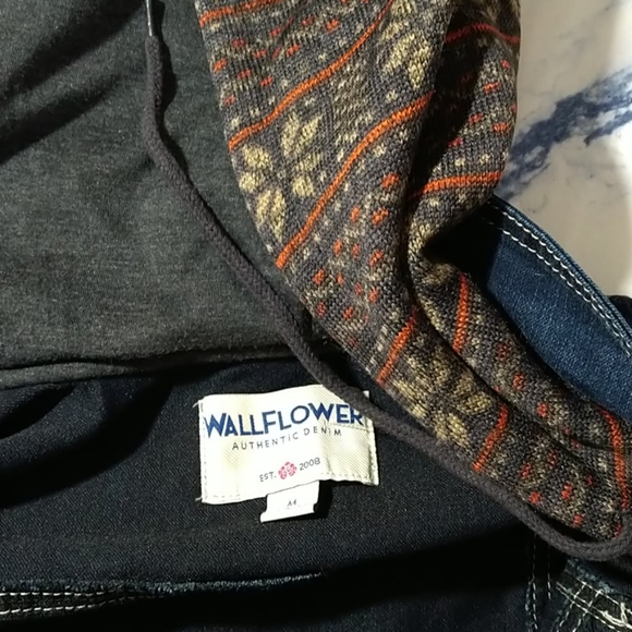 Jean Jacket with hood - Picture 6 of 6